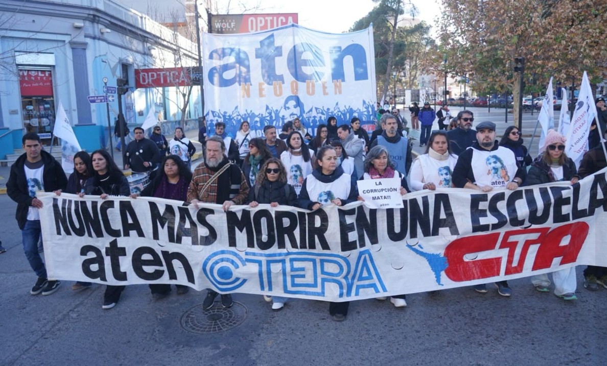 Acto y movilización por los cinco años de la explosión en la Escuela 144 de Aguada San Roque.