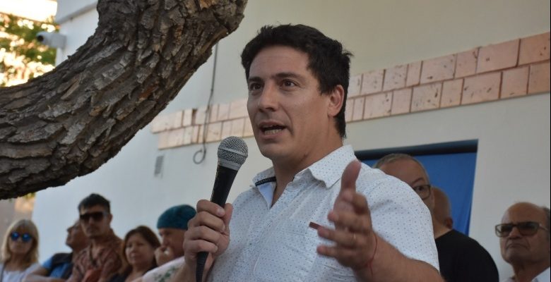 Claudio Vázquez, candidato a diputado por Unidad Popular, critica la justificación de la corrupción.