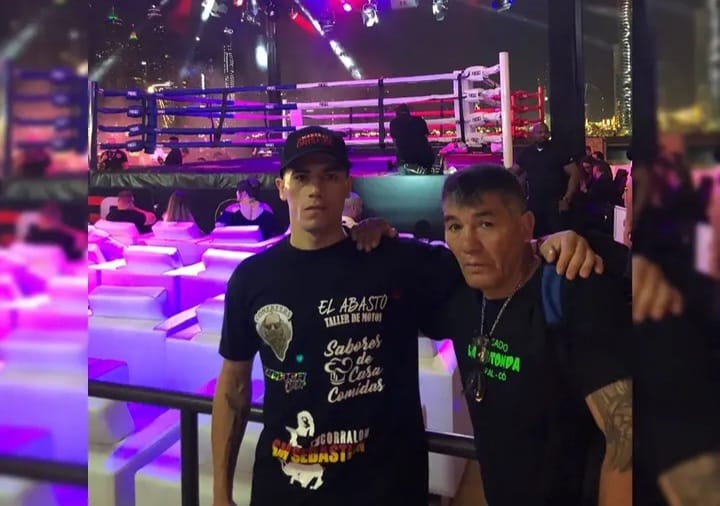El boxeador cutralquense Damián “Chiva” Rojas durante la velada realizada en Necochea.