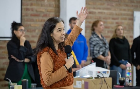 Afiche de la capacitación 'Formar a los Formadores' en Cutral Co.