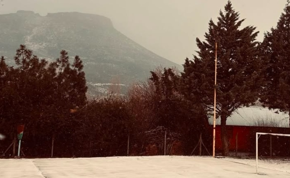La ola polar se hizo sentir con temperaturas extremas en localidades del Alto Neuquén.