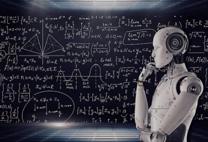 Imagen conceptual de un cerebro humano y un circuito electrónico compitiendo o colaborando.