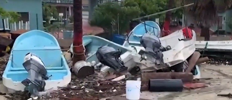 Devastación en costas de México por el ciclón Erick.