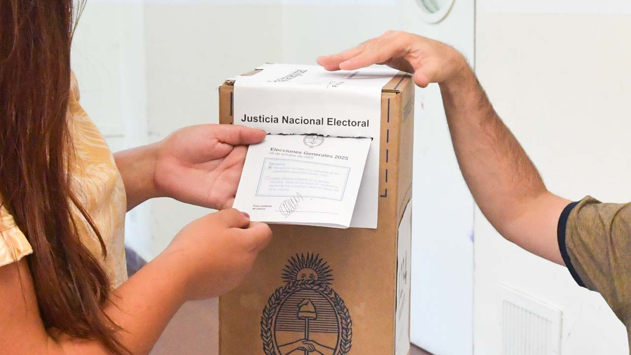 Los partidos políticos de Neuquén anuncian sus fechas y lugares para los actos de cierre de campaña de las elecciones 2025.