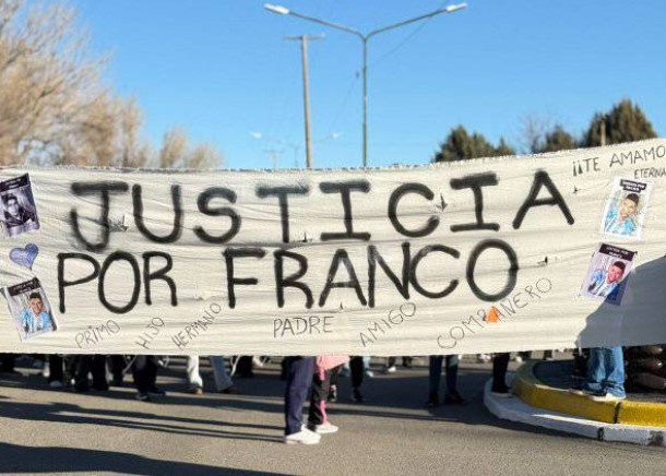 Movilización de vecinos de Loncopue por Franco Ramírez