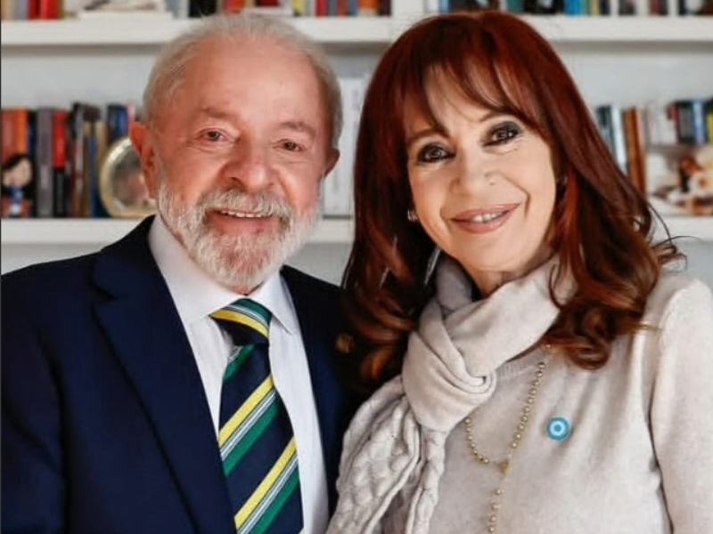 El presidente Lula da Silva junto a la expresidenta Cristina Kirchner.