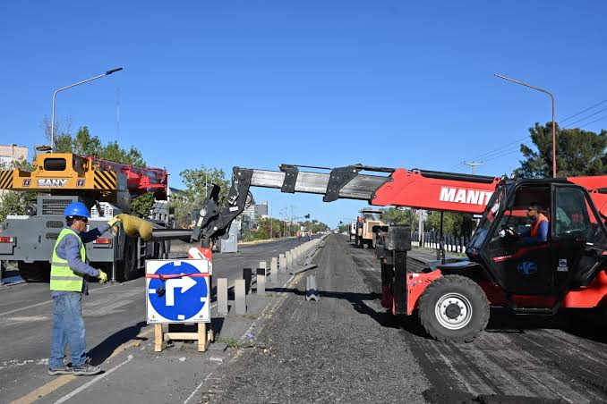Trabajos de transformación de la avenida Mosconi en Neuquén capital.