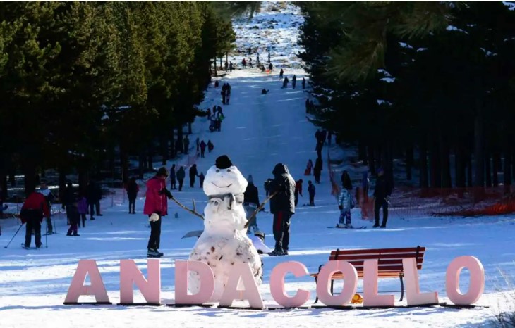 Parque Recreativo El Llano nevado en Andacollo.