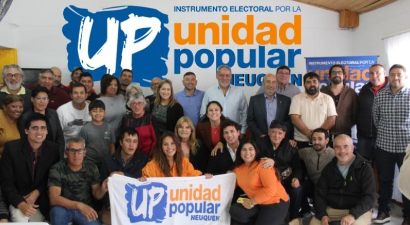 Referentes de Unidad Popular Neuquén en un evento político.