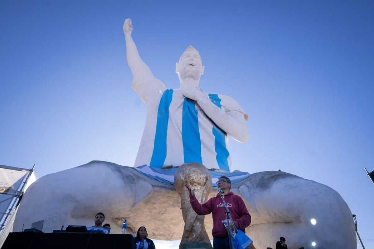 Monumento a Messi en Cutral Co