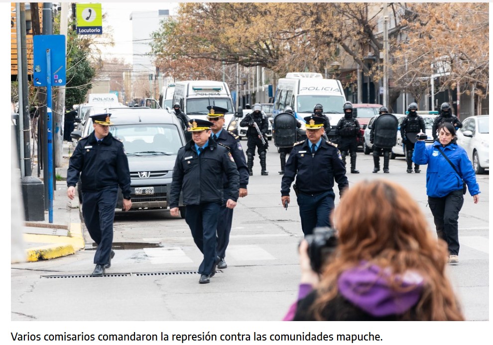 Varios comisarios comandaron la represión