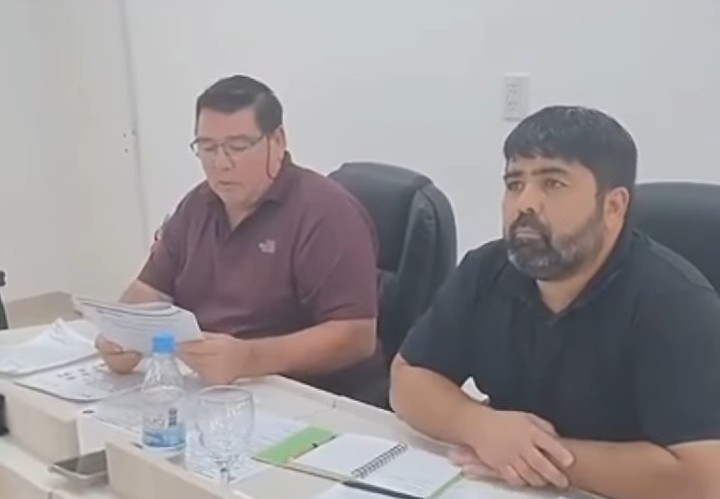 Concejales de Unidad Popular durante actividades políticas en Rincón de los Sauces.